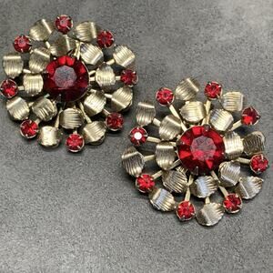 Vintage Leru Clip On Earrings Gold And Red Layered Wreath Prong Set Rhinestones